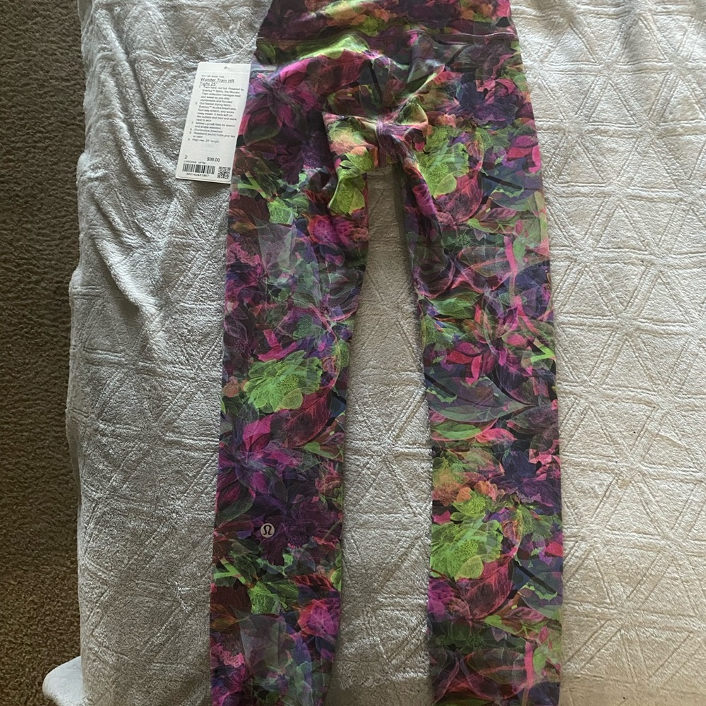 LuluLemon Wunder Train HR tight 25” legging
